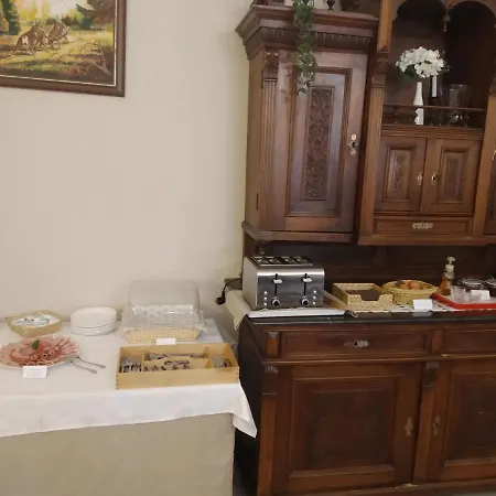 Bed & Breakfast Pollushof Panzio Es Etterem Csolnok