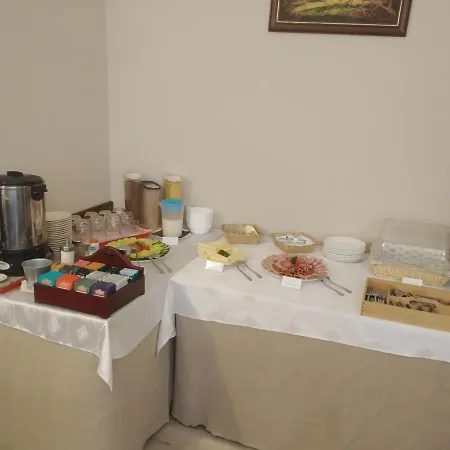 Bed & Breakfast Pollushof Panzio Es Etterem *