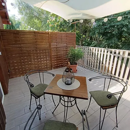 Pollushof Panzio Es Etterem B&B 3*