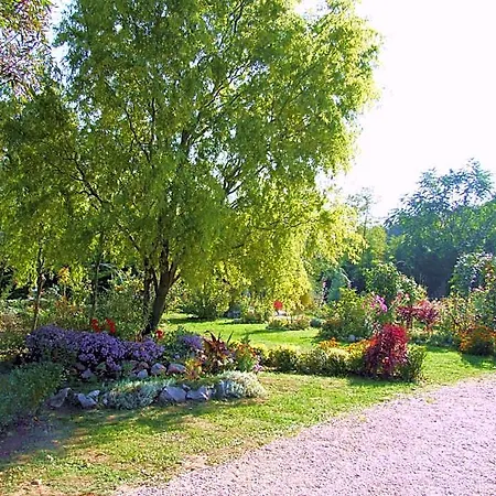 Pollushof Panzio Es Etterem Bed & Breakfast Csolnok