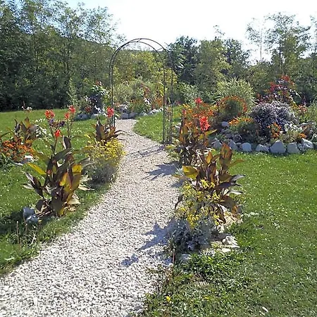 Pollushof Panzio Es Etterem Bed & Breakfast Csolnok