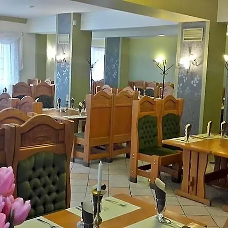 Bed & Breakfast Pollushof Panzio Es Etterem Csolnok