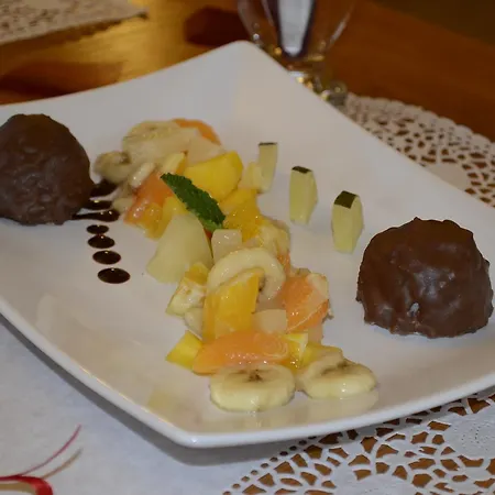 Bed & Breakfast Pollushof Panzio Es Etterem Csolnok