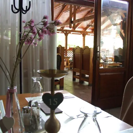 Bed & Breakfast Pollushof Panzio Es Etterem