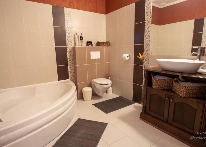 Pollushof Panzio Es Etterem Bed & Breakfast