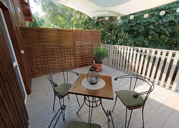 Pollushof Panzio Es Etterem Bed & Breakfast 3*