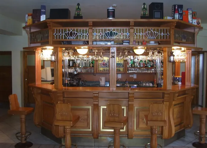 Pollushof Panzio Es Etterem Bed & Breakfast