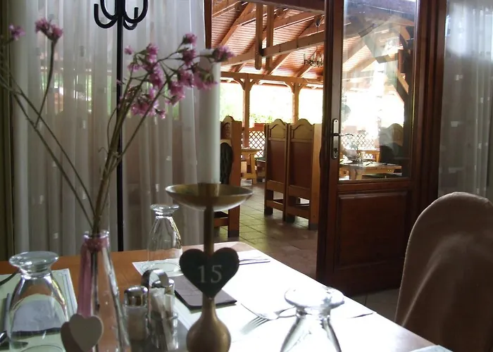 Bed & Breakfast Pollushof Panzio Es Etterem